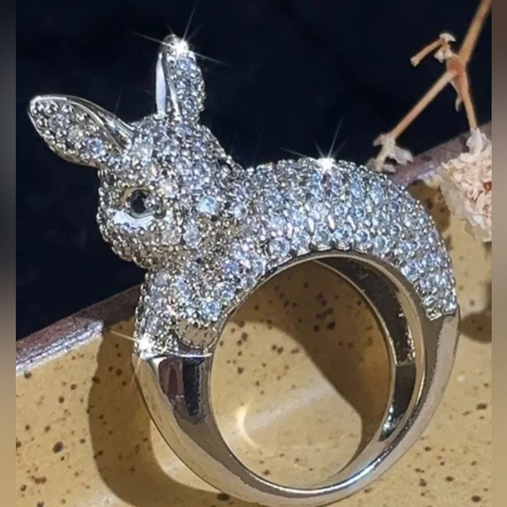 New Sparkling Rabbit Ring - Picture 8 of 9